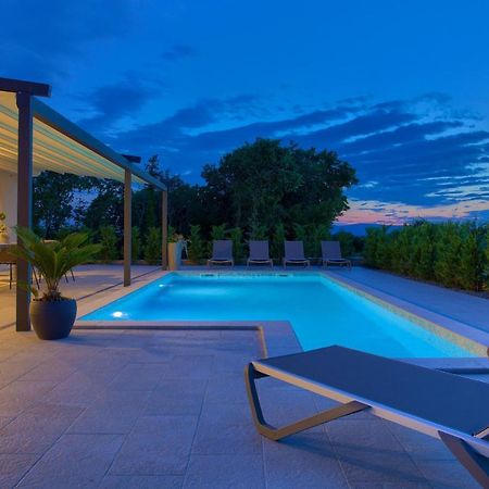 Holiday Home Elegant Vrh  外观 照片