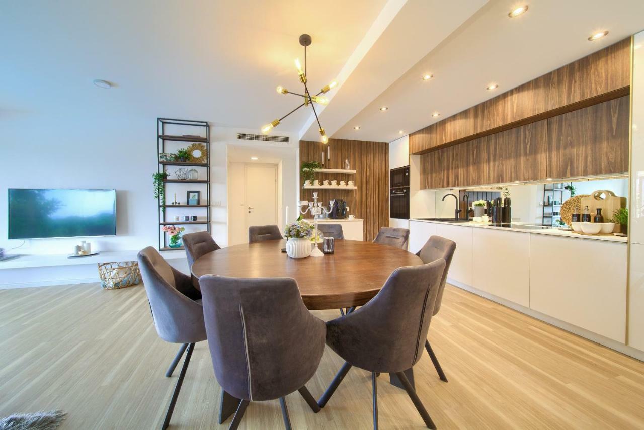 Holiday Home Elegant Vrh  外观 照片