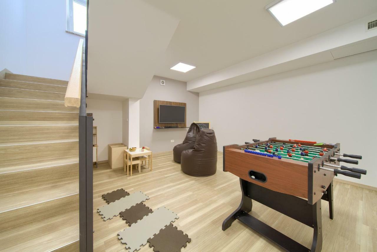 Holiday Home Elegant Vrh  外观 照片