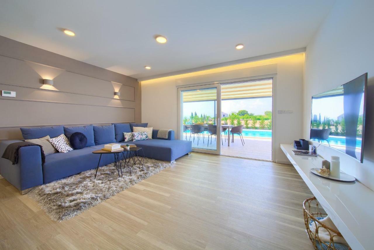 Holiday Home Elegant Vrh  外观 照片