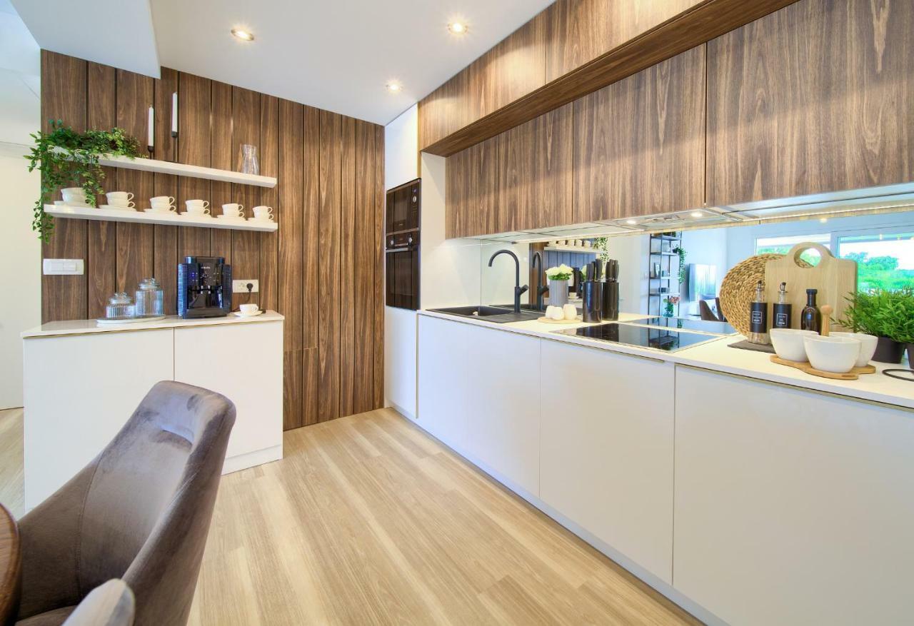 Holiday Home Elegant Vrh  外观 照片