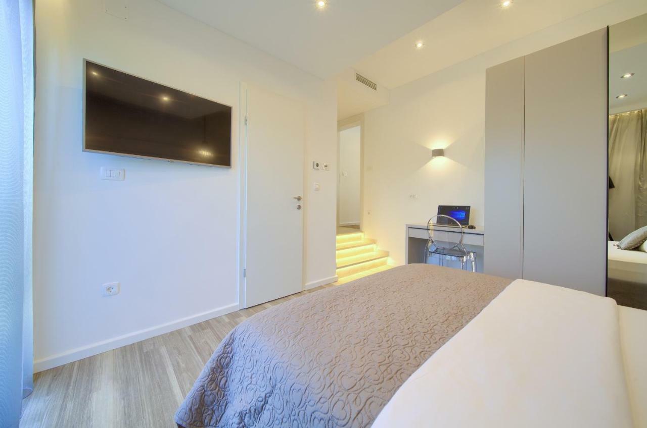 Holiday Home Elegant Vrh  外观 照片