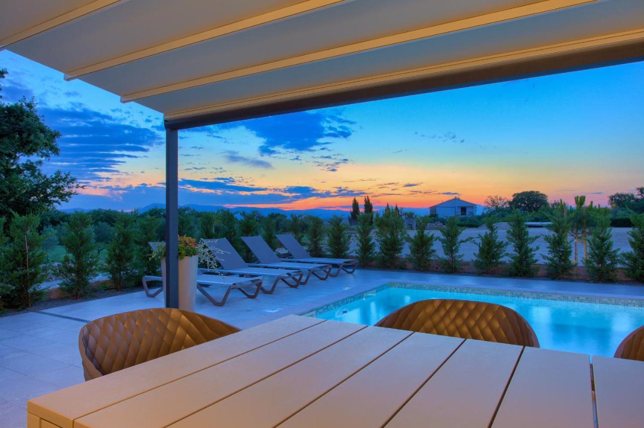 Holiday Home Elegant Vrh  外观 照片